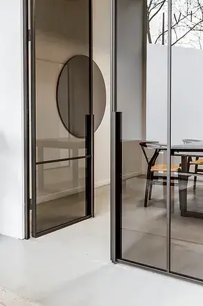 Afbeelding voor blogpost: De opkomende trend van de VIDA DOORS stalen deuren in kantoorruimtes